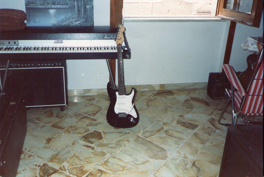 Le Fender Stratocaster Made in Korea by Samick.