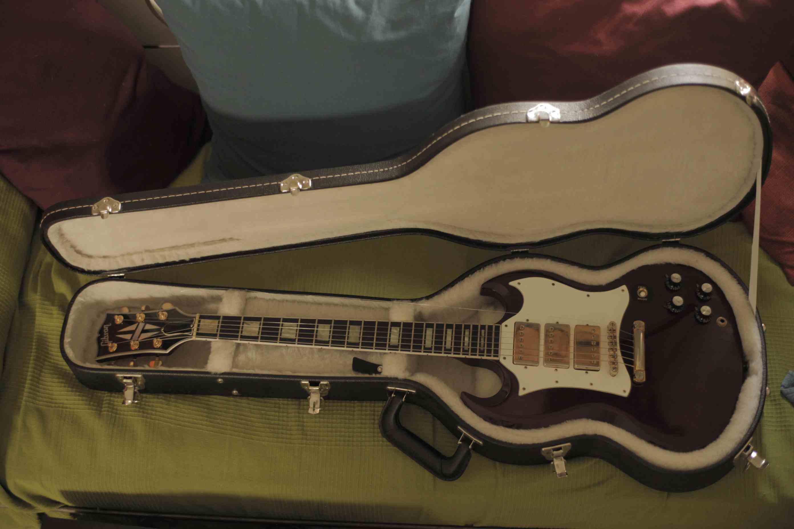 Gibson SG custom reissue 67 fake?
