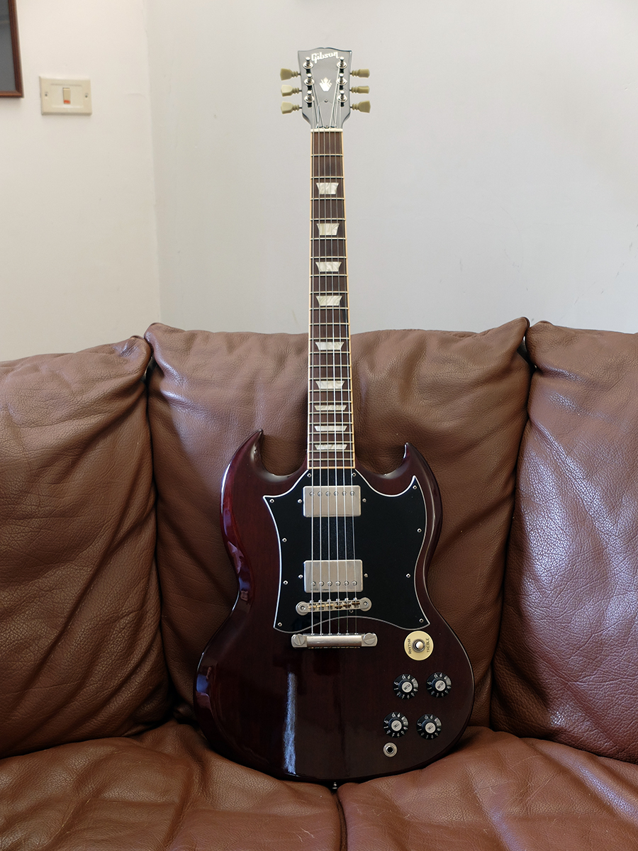 Strumento 12: Gibson SG Standard Aged Cherry LTD