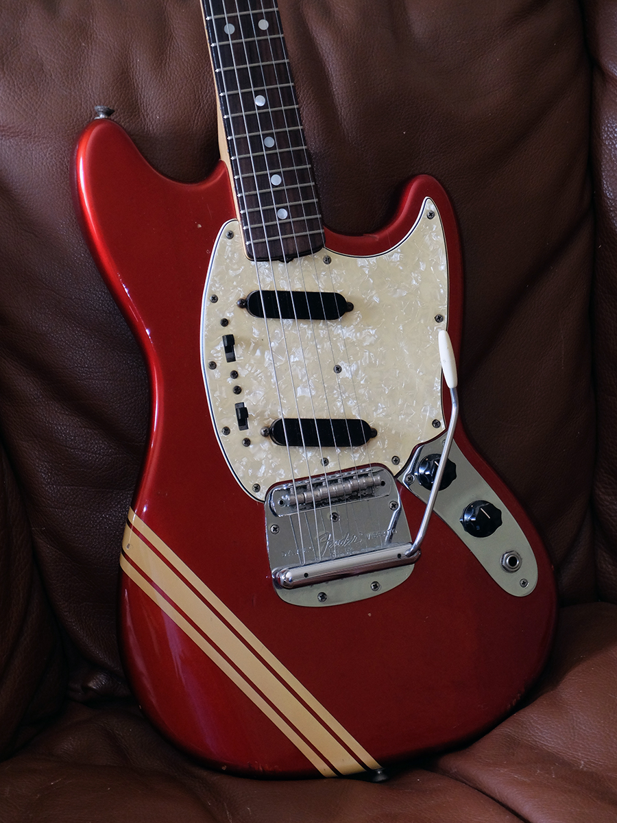 Strumento 13: Fender Competition Mustang 1968
