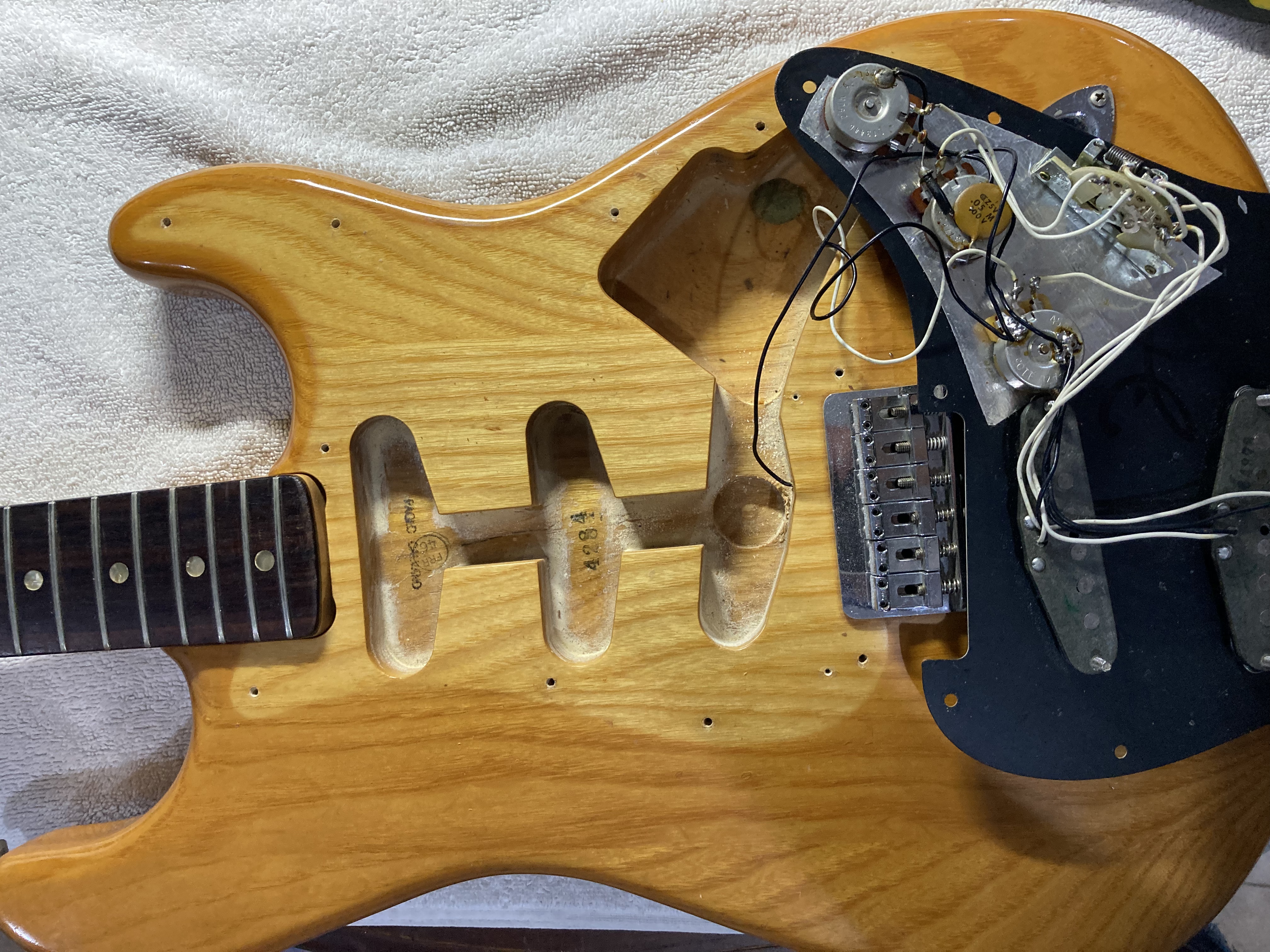 Fender Stratocaster hardtail '68 '72 '79 '82 '84 ?