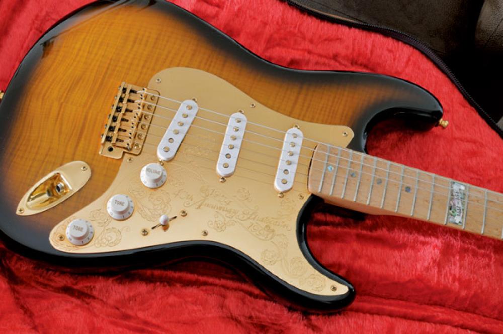 Anniversary Strat: 40 anni di Fender commemorative da leggere