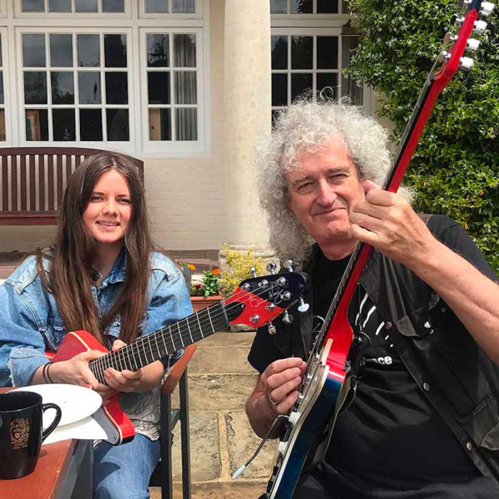 Brian May produrrà la chitarra custom di Arielle