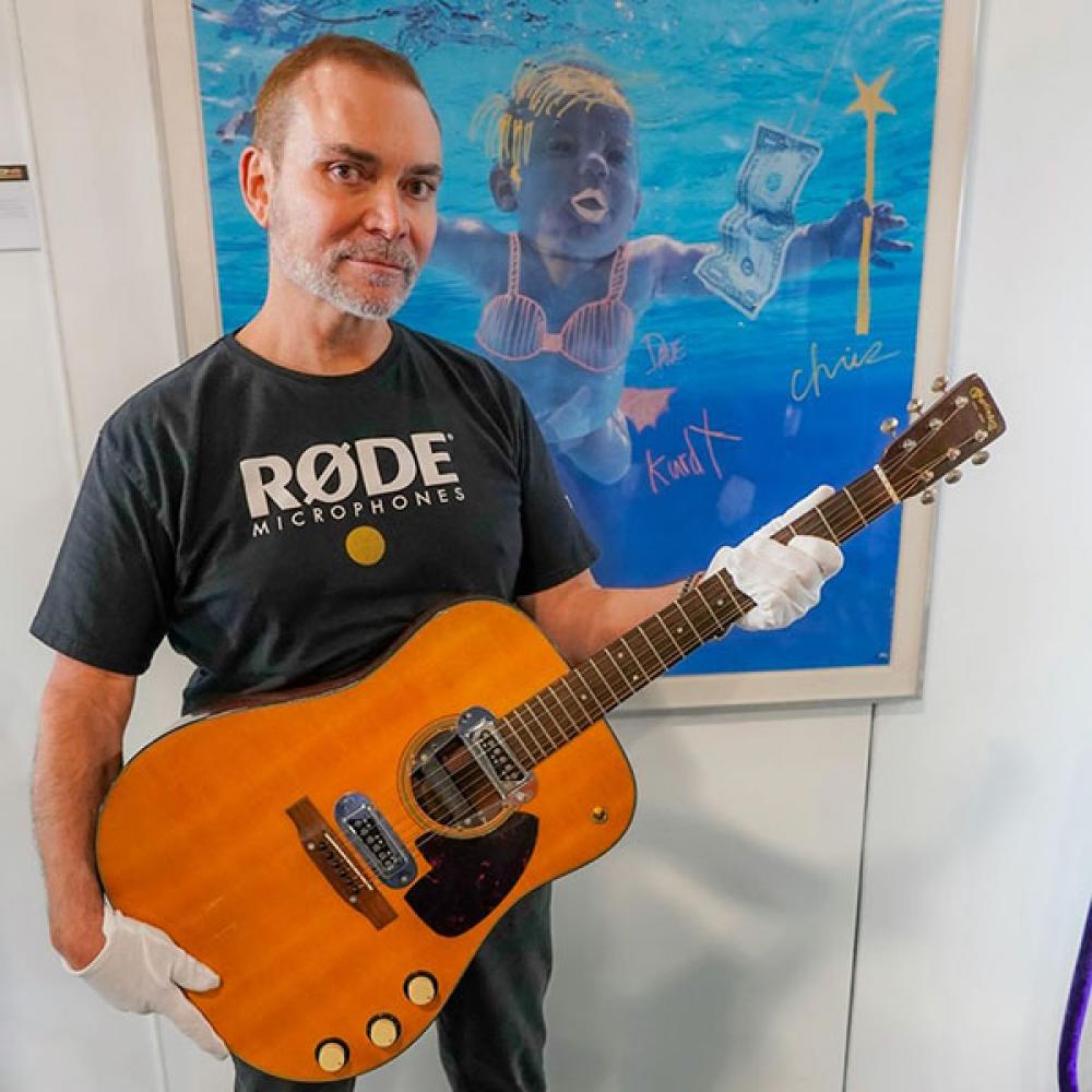 Venduta la Martin di Kurt Cobain: è la chitarra più costosa al mondo