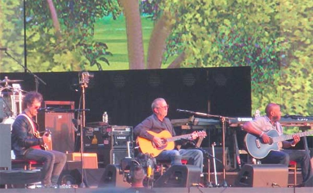  Clapton and friends live at Hyde Park