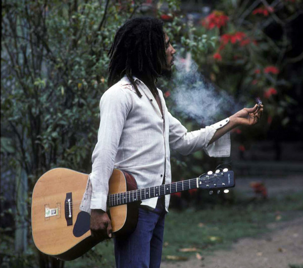 La Guild Bob Marley A-20 è una dichiarazione in forma di chitarra