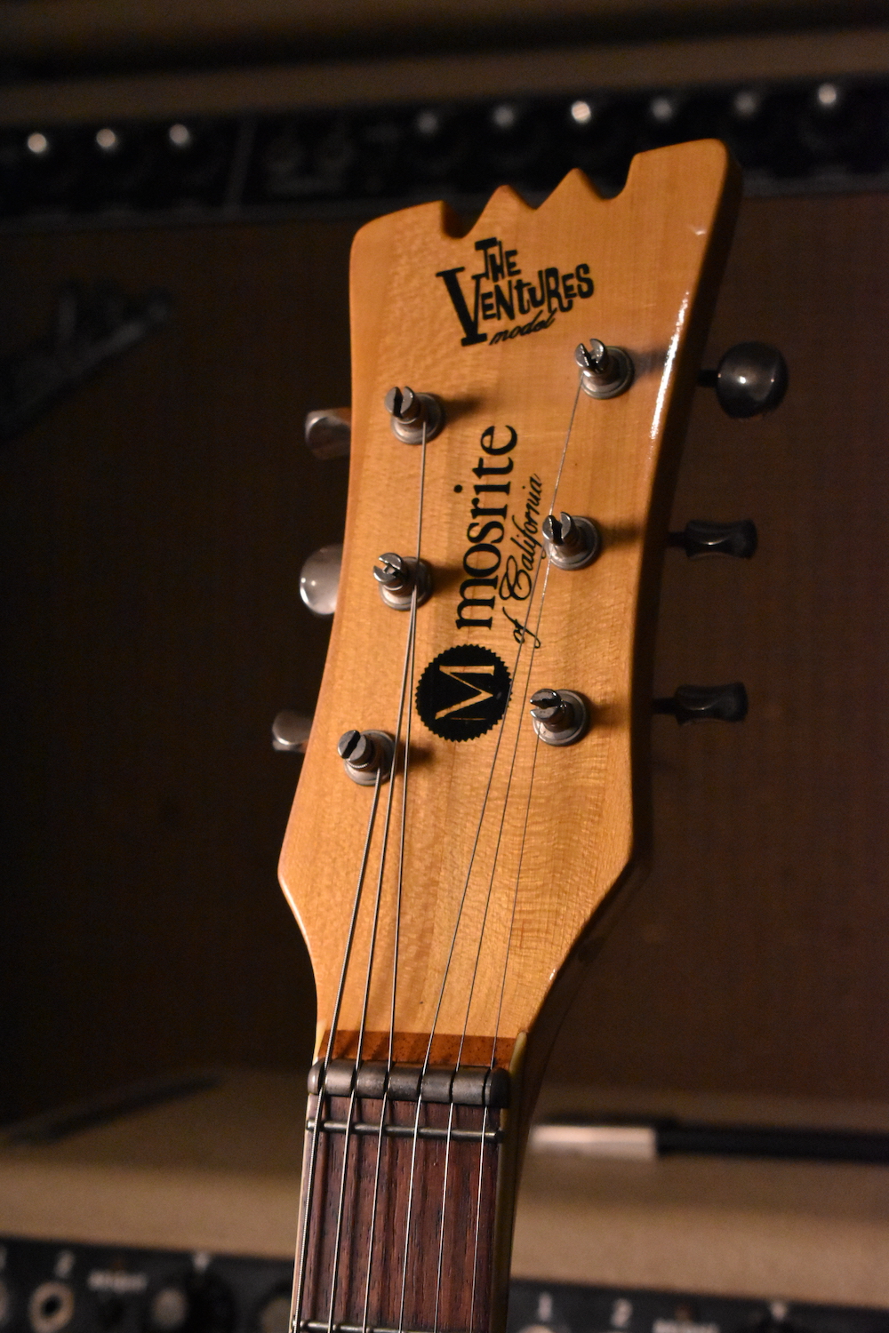 Red sparkle anni 60: Mosrite The Ventures o Fender Stratocaster?