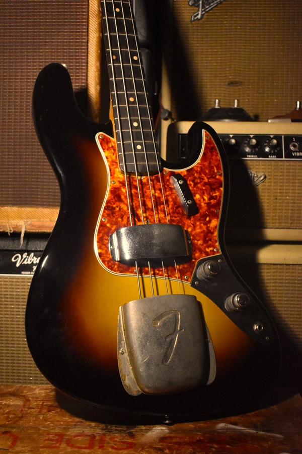 Jazz Bass del 1960 e Stratocaster del 1959: come cambia il Sunburst? Il restauro Tone Team