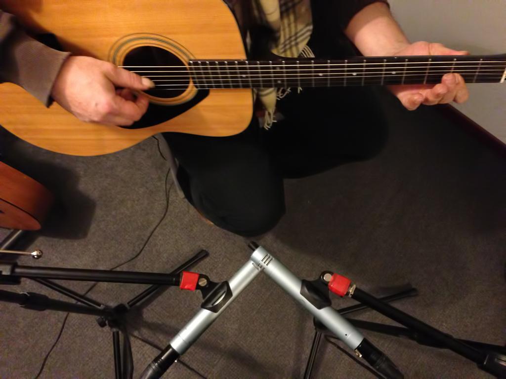 Microfonazione della chitarra acustica