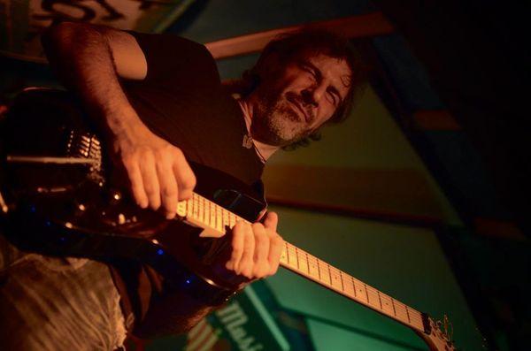 Guitar hero in vacanza: Giacomo Castellano